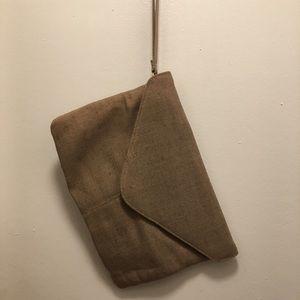 Tan clutch
